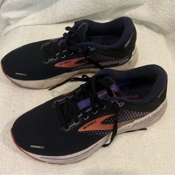 Brooks Black/Navy/Pink Athletic Shoes size 10
Adrenaline GTS women’s - Picture 2 of 7